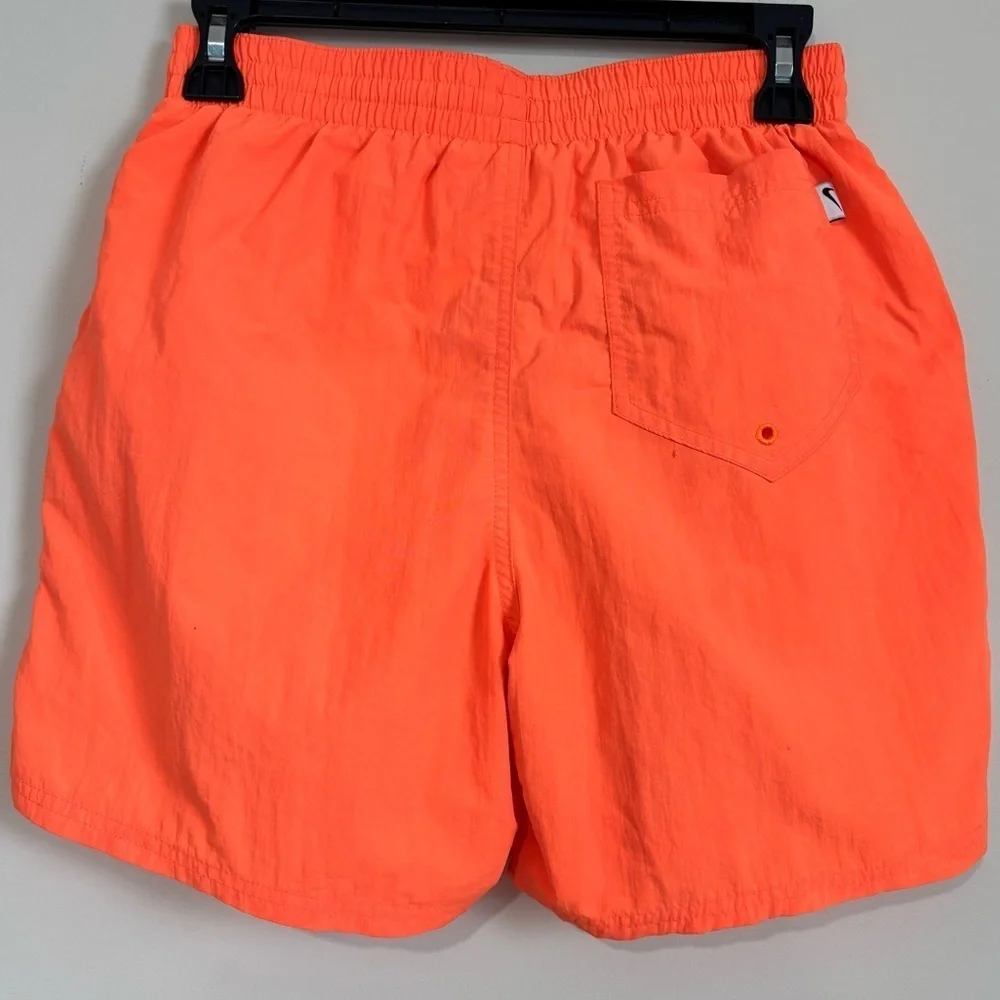 Nike men’s essential